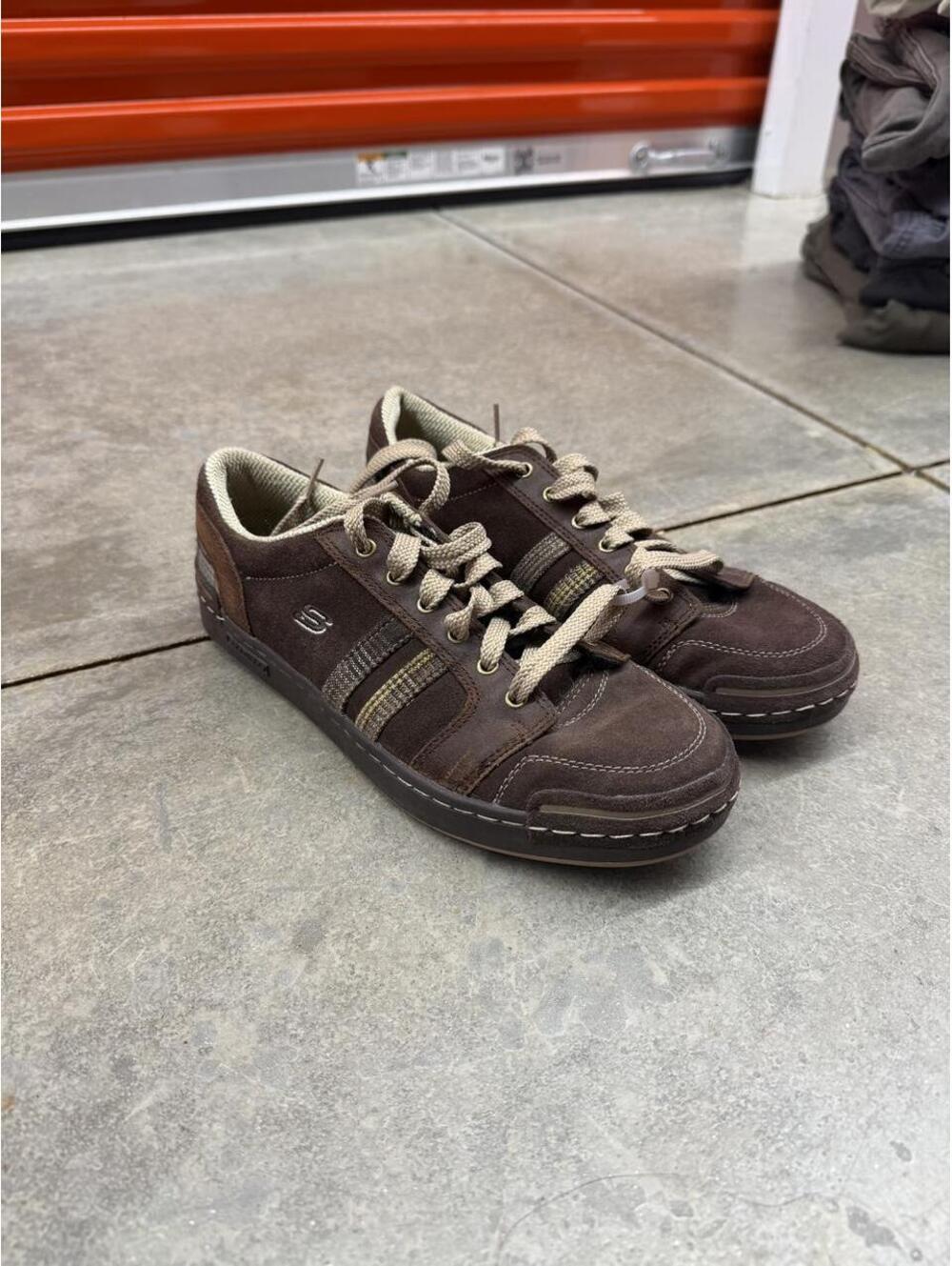 skechers grand jam brown suede low top skate shoes size 11 WOMENS